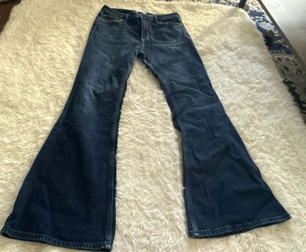 Abercrombie & Fitch The Vintage Flare High Rise Jeans Size 30R